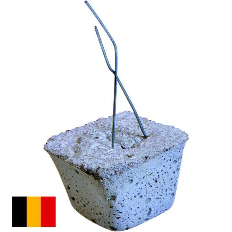 03.04.04 - Pot de fleur et pyramide en mortier